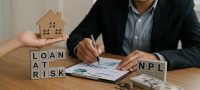 Pengertian loan at risk adalah