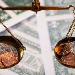 perbedaan kebijakan fiskal dan moneter