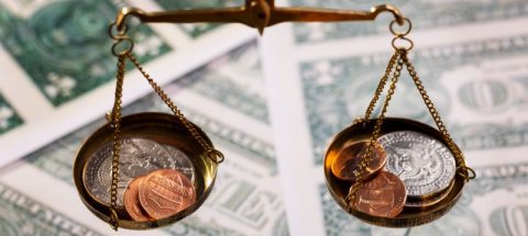 perbedaan kebijakan fiskal dan moneter